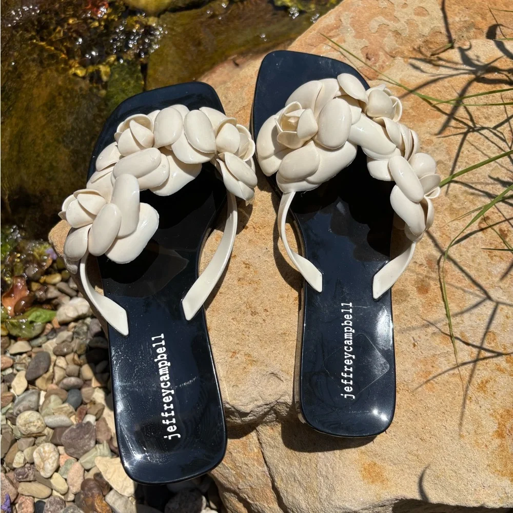 *New* Jeffrey Campbell Black and Cream Jelly Floral Sandals Size 9 - Picture 2 of 3